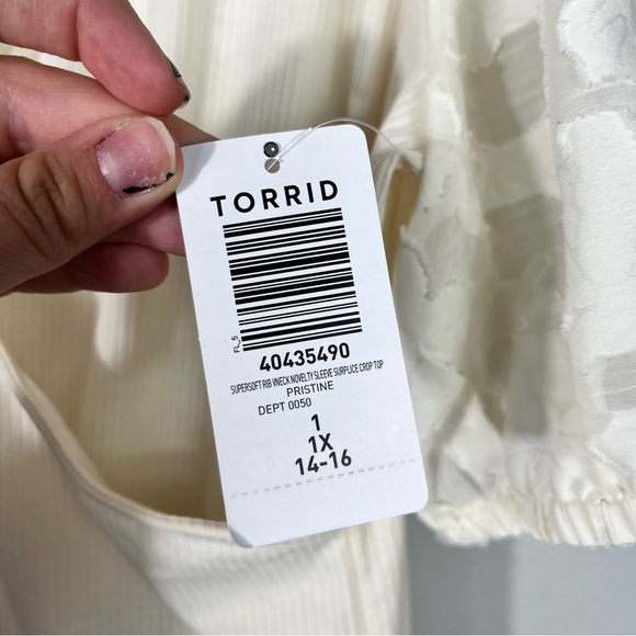 Torrid Cream Faux-Wrap Puff Floral Short Sleeve Super Soft Ribbed Knit Top NWT - Picture 4 of 5